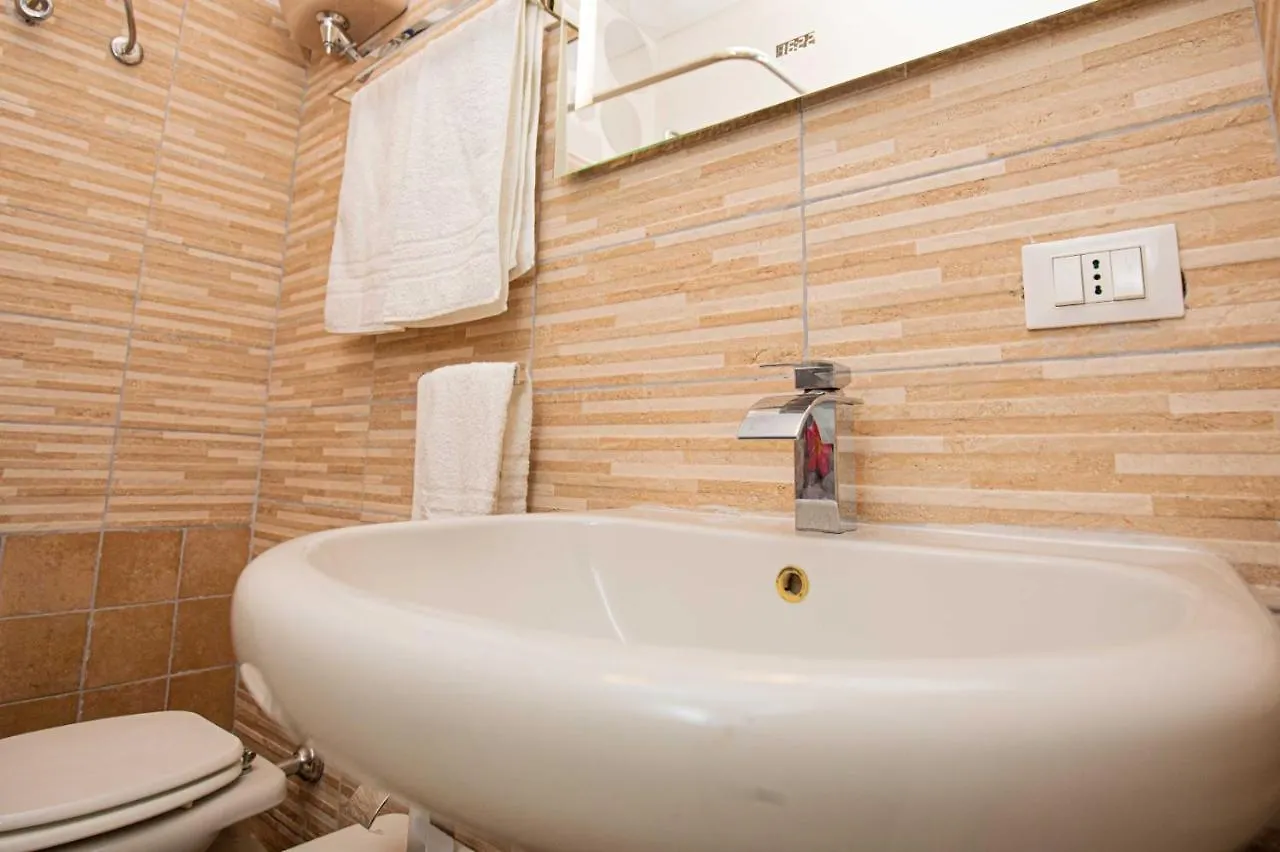 Holiday home Casa Penelope Fronte Spiaggia Parcheggio 2 Camere Giannella