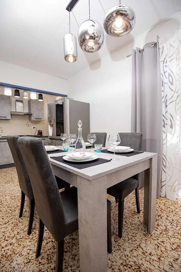 Casa Penelope Fronte Spiaggia Parcheggio 2 Camere Giannella