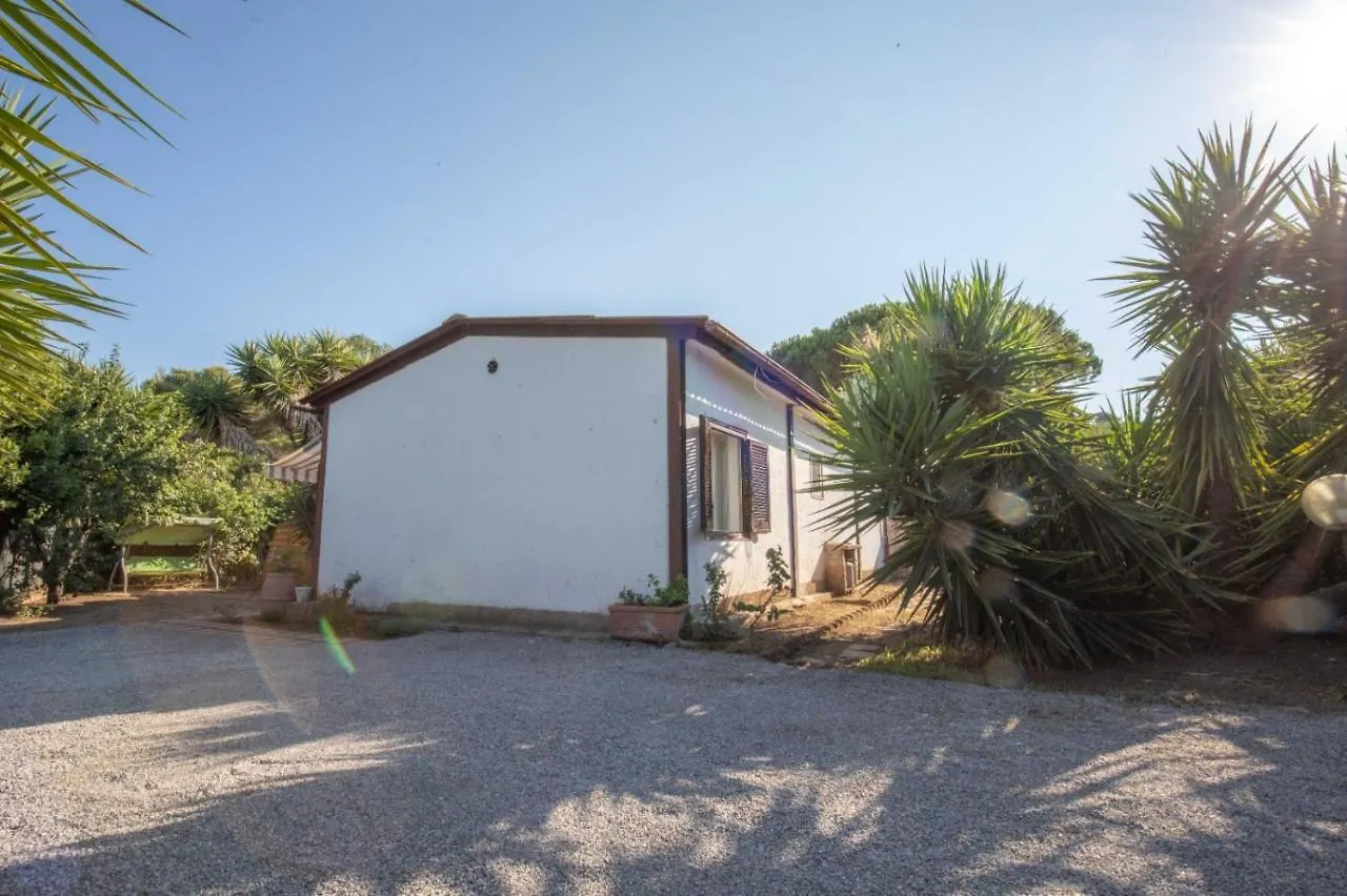 Holiday home Casa Penelope Fronte Spiaggia Parcheggio 2 Camere Giannella